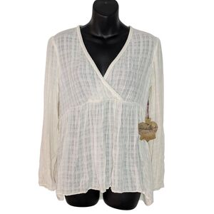 Princess Vera Wang Cream Blouse